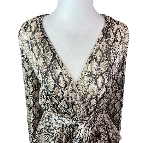 Do+Be Long Sleeve Surplice V Neck Snakeskin Print Ruffle Skirt Mini Dress NWT - Picture 10 of 16